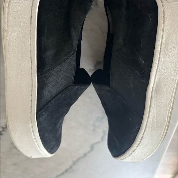 Vince platform slip on black suade shoes. - Picture 5 of 8